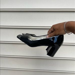 LIZ CLAIBORNE HEELS. CONDITION IS USED, LIGHTLY. SZ 7W.